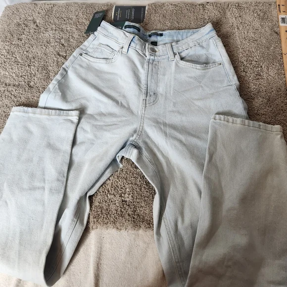 Wild Fable Super High Rise Tapered Jean - Picture 6 of 16